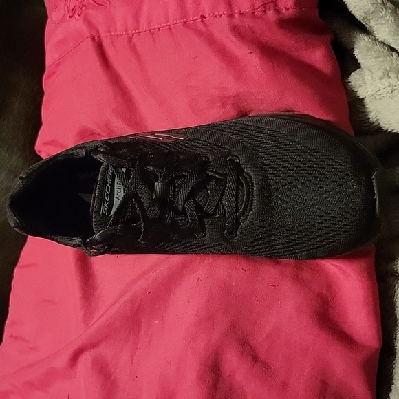 Shoes, 8 1/2, black, Sketchers, arch support, wide, mesh - Picture 5 of 5